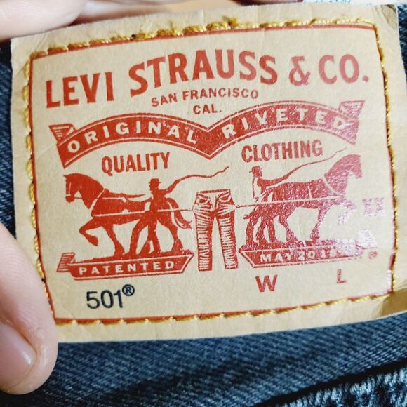 Levi's Women's 27 Black Wash 501 Cut Off Denim Shorts High Rise - Picture 5 of 7